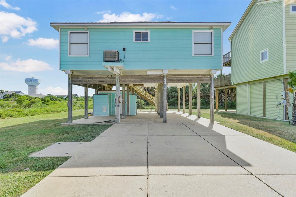 4214 Nueces Drive, Galveston, TX 77554