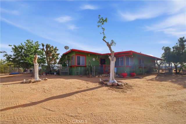 60153 Stearman, Landers, CA 92285