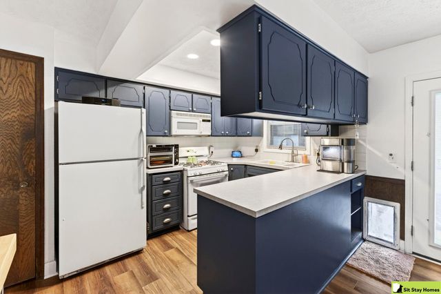 5210 Pine Street, Omaha, NE 68106