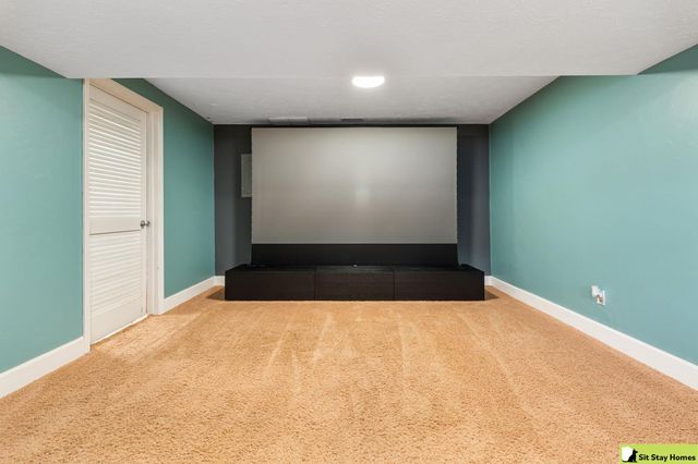 5210 Pine Street, Omaha, NE 68106