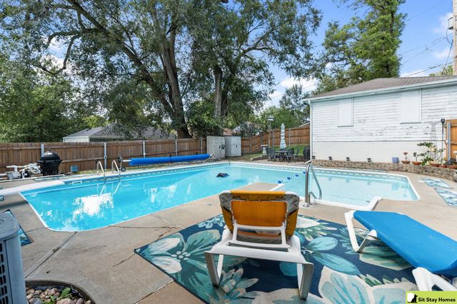 5210 Pine Street, Omaha, NE 68106