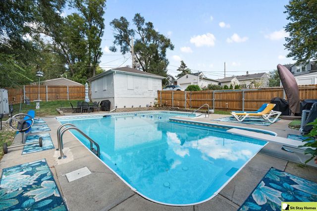 5210 Pine Street, Omaha, NE 68106