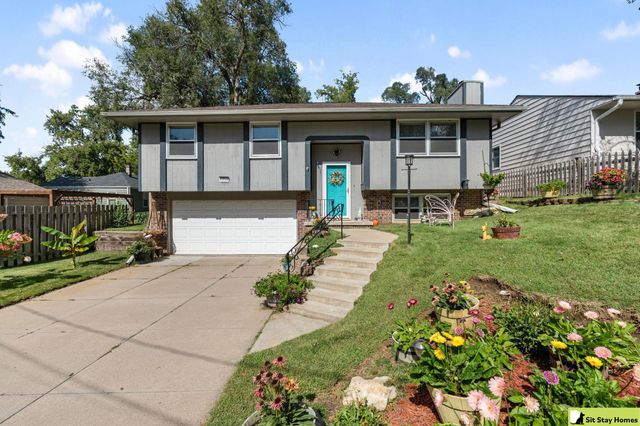 5210 Pine Street, Omaha, NE 68106