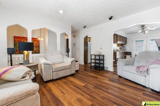 5210 Pine Street, Omaha, NE 68106
