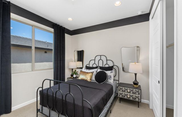 2201 Sandra Loop NE, Rio Rancho, NM 87144