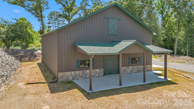 318 Heron Point Drive, Wilkesboro, NC 28697