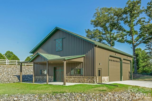 318 Heron Point Drive, Wilkesboro, NC 28697