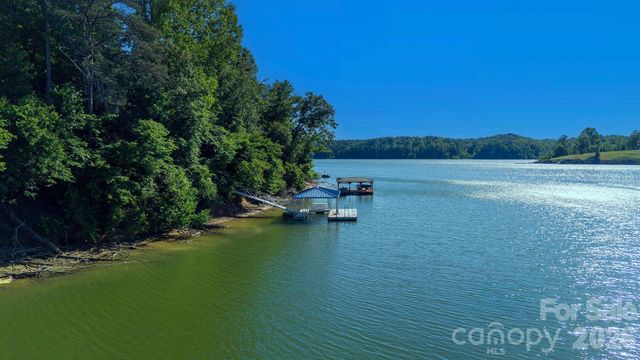 318 Heron Point Drive, Wilkesboro, NC 28697