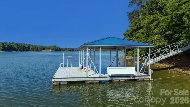 318 Heron Point Drive, Wilkesboro, NC 28697