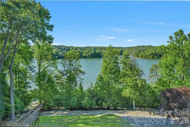 318 Heron Point Drive, Wilkesboro, NC 28697