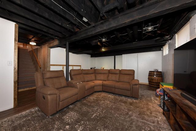 917 Lincoln DRIVE E, West Bend, WI 53095