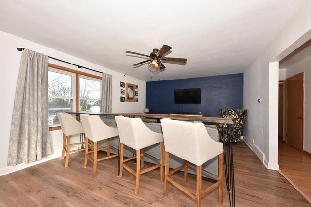 917 Lincoln DRIVE E, West Bend, WI 53095