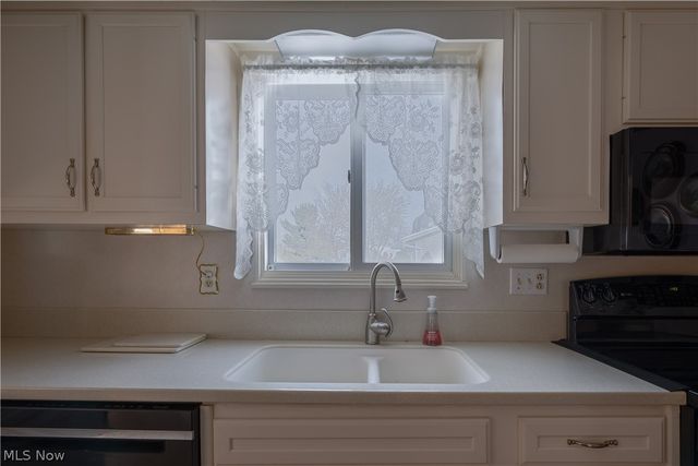 3237 Valley Forge Drive, Brunswick, OH 44212