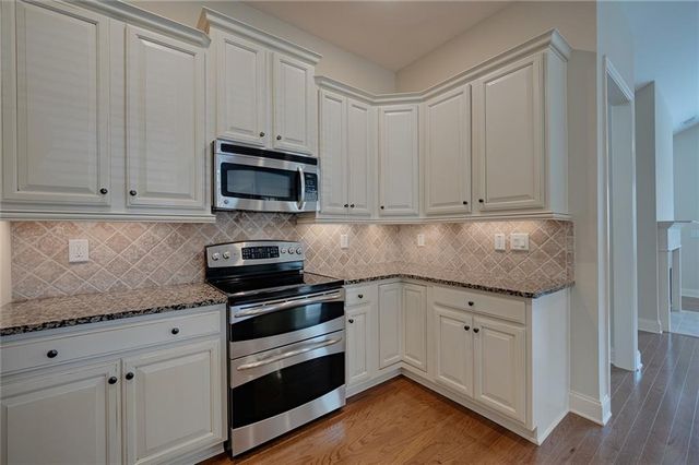 220 Orchards Circle, Woodstock, GA 30188