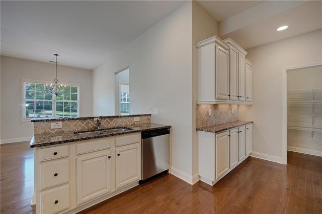 220 Orchards Circle, Woodstock, GA 30188