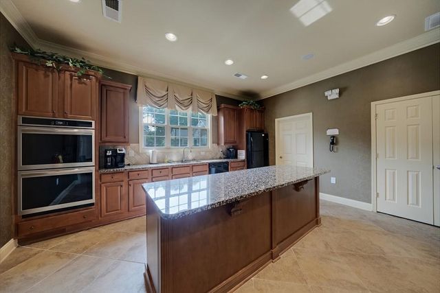 220 Orchards Circle, Woodstock, GA 30188