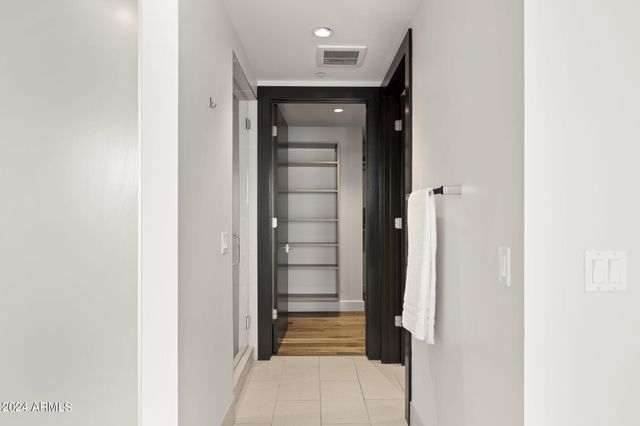 4422 N 75th Street 2002, Scottsdale, AZ 85251