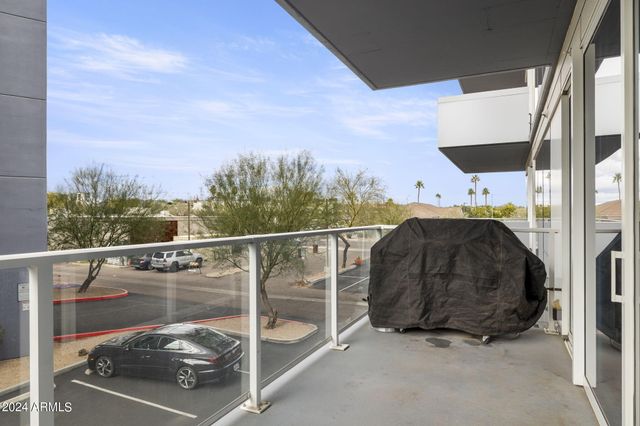 4422 N 75th Street 2002, Scottsdale, AZ 85251
