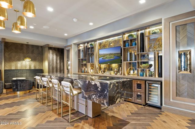 4422 N 75th Street 2002, Scottsdale, AZ 85251