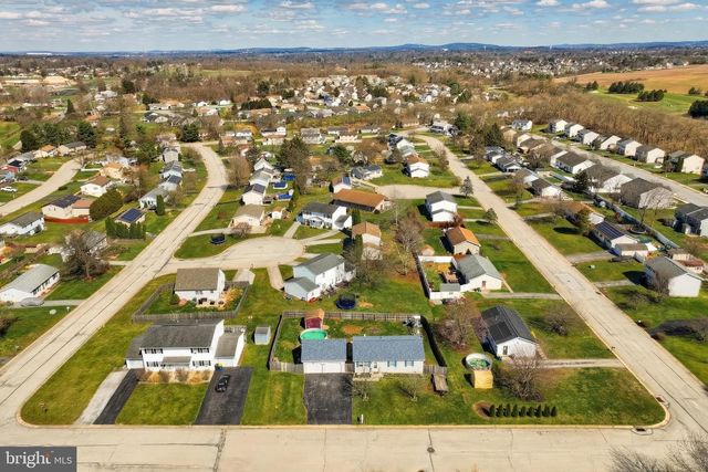 3551 RUFFED GROUSE DR, Dover, PA 17315