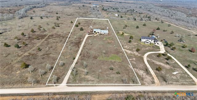 326 County Road 451, Waelder, TX 78959