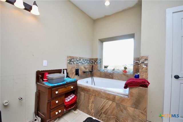 326 County Road 451, Waelder, TX 78959