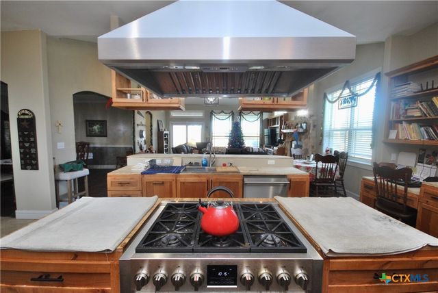 326 County Road 451, Waelder, TX 78959