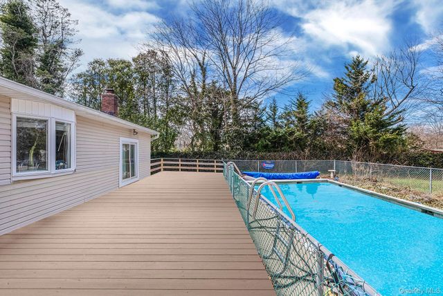 365 Clay Pitts Road, East Northport, NY 11731