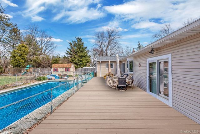 365 Clay Pitts Road, East Northport, NY 11731