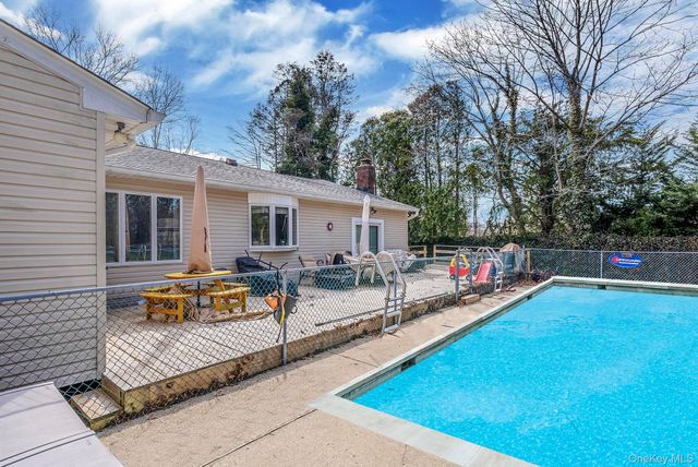 365 Clay Pitts Road, East Northport, NY 11731