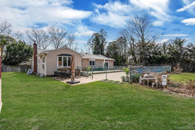 365 Clay Pitts Road, East Northport, NY 11731