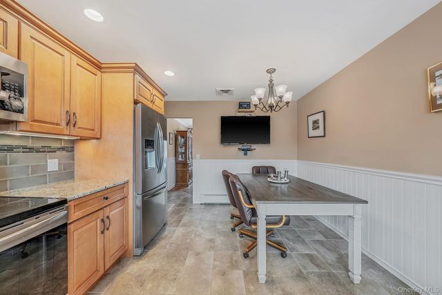 365 Clay Pitts Road, East Northport, NY 11731