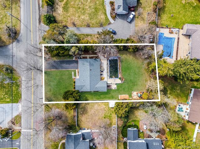 365 Clay Pitts Road, East Northport, NY 11731