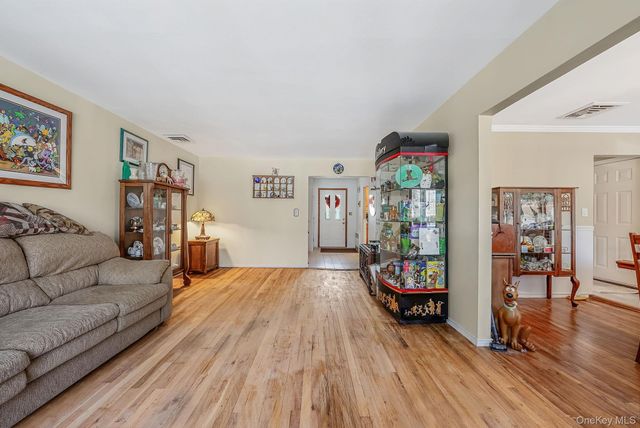 365 Clay Pitts Road, East Northport, NY 11731