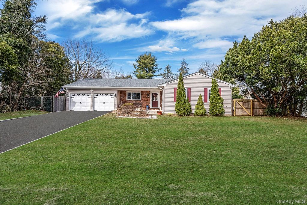 365 Clay Pitts Road, East Northport, NY 11731