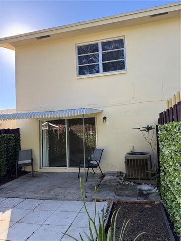 3007 NW 68th Street 9C, Fort Lauderdale, FL 33309