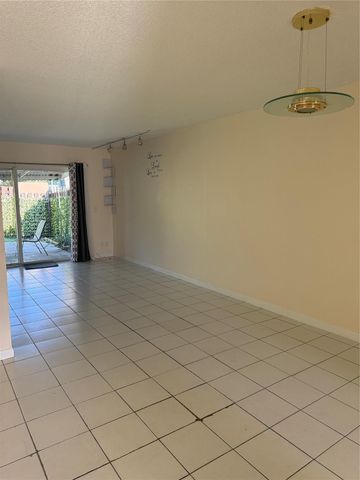 3007 NW 68th Street 9C, Fort Lauderdale, FL 33309