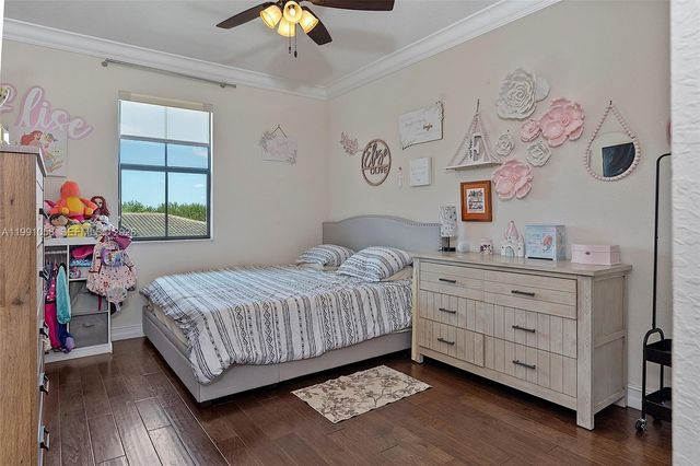 11332 SW 12th St, Pembroke Pines, FL 33025