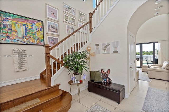 11332 SW 12th St, Pembroke Pines, FL 33025