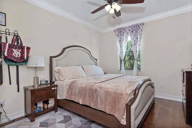 11332 SW 12th St, Pembroke Pines, FL 33025