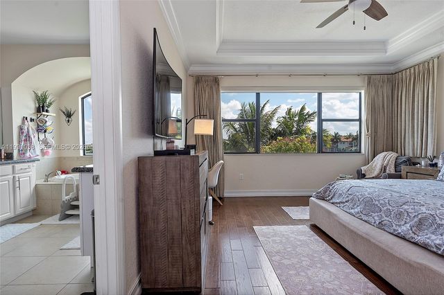 11332 SW 12th St, Pembroke Pines, FL 33025