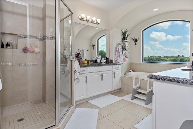 11332 SW 12th St, Pembroke Pines, FL 33025