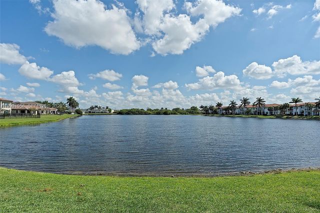 11332 SW 12th St, Pembroke Pines, FL 33025