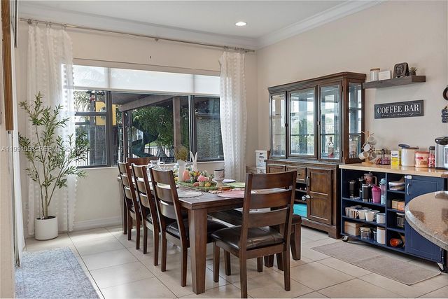 11332 SW 12th St, Pembroke Pines, FL 33025