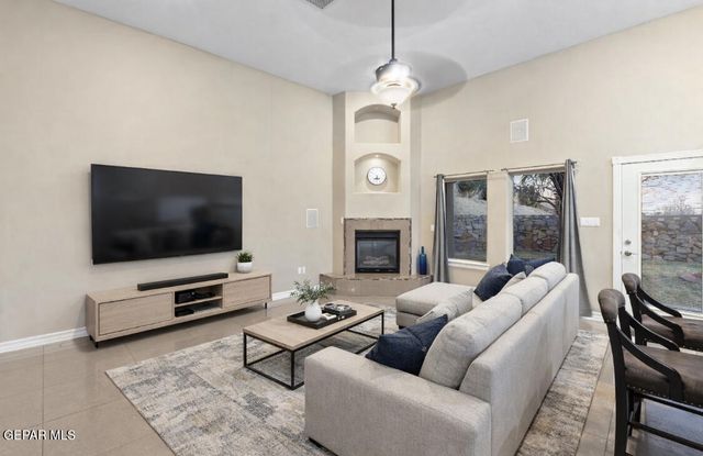 1332 CALLE LAGO Drive, El Paso, TX 79912