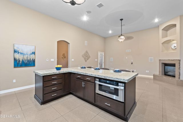 1332 CALLE LAGO Drive, El Paso, TX 79912