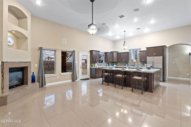 1332 CALLE LAGO Drive, El Paso, TX 79912