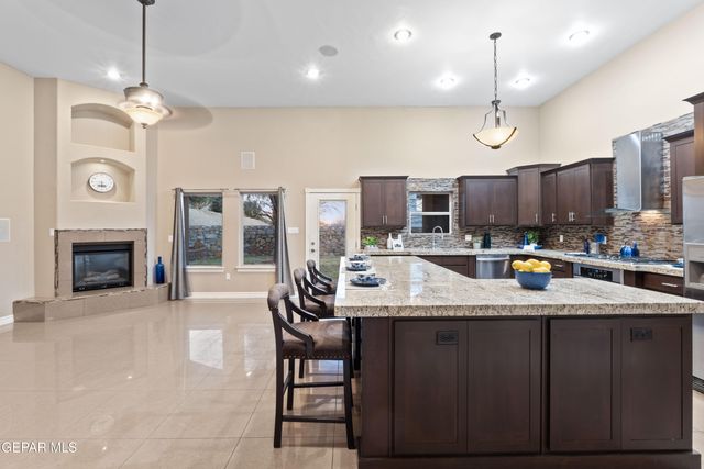 1332 CALLE LAGO Drive, El Paso, TX 79912