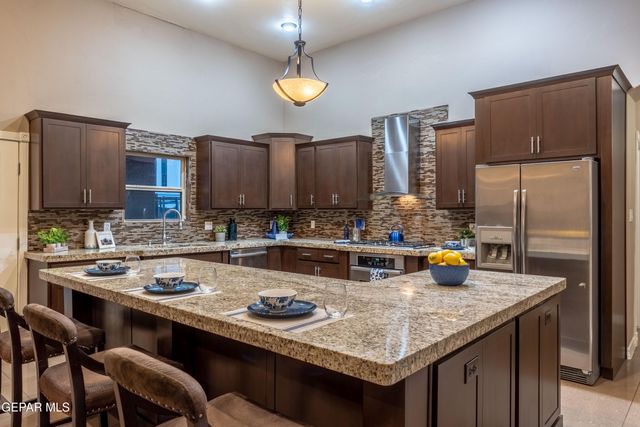 1332 CALLE LAGO Drive, El Paso, TX 79912