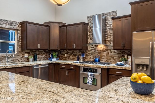 1332 CALLE LAGO Drive, El Paso, TX 79912